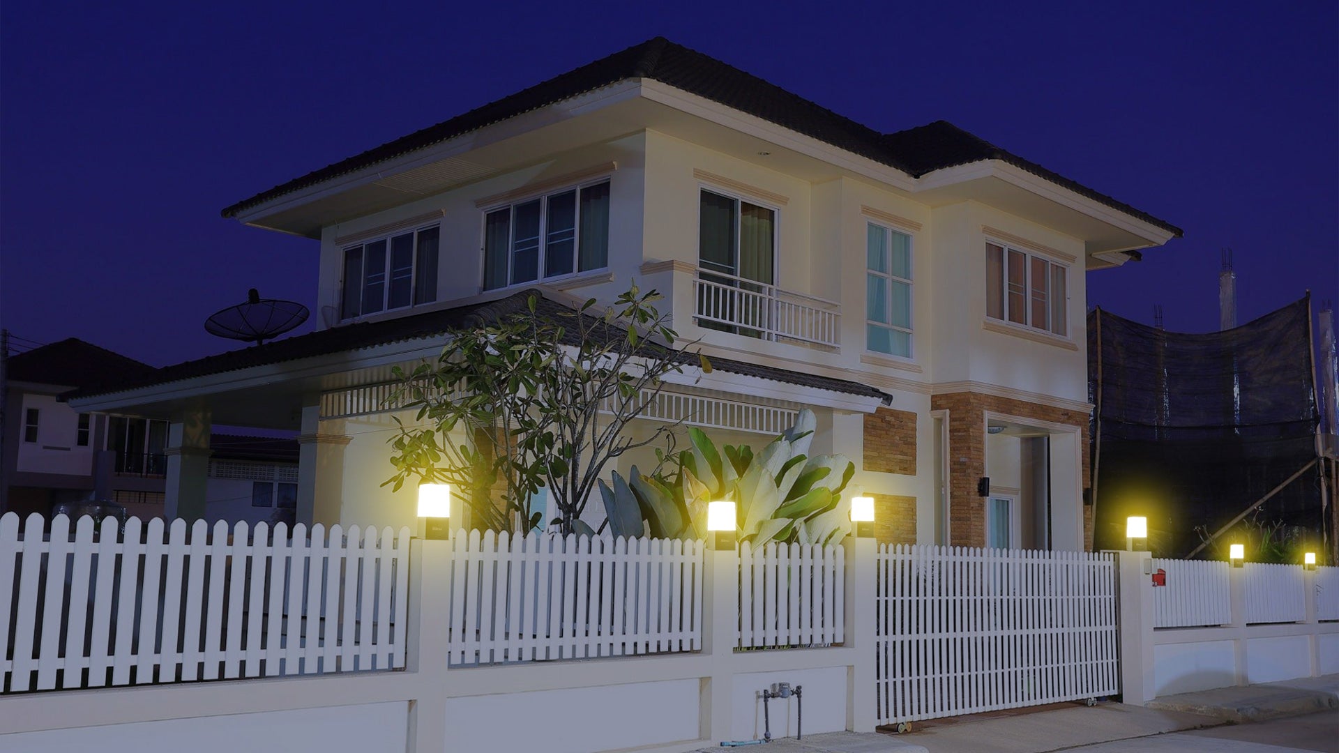 Mini Elena 10W Gate Pillar Lights LED Modern Outdoor Lighting